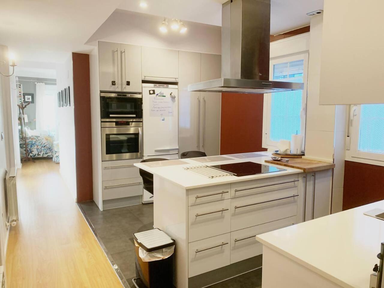 Un Hogar En El Centro Con Parking Gratuito Apartment Zaragoza Exterior foto